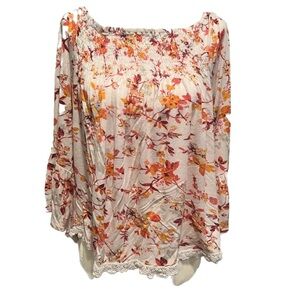 3/25🙂 LUQ cotton blouse with floral print. from Stitchfix